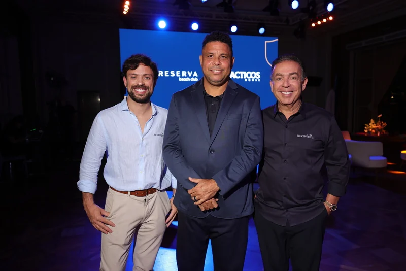 Ronaldo lanza club privado de tenis en Alphaville