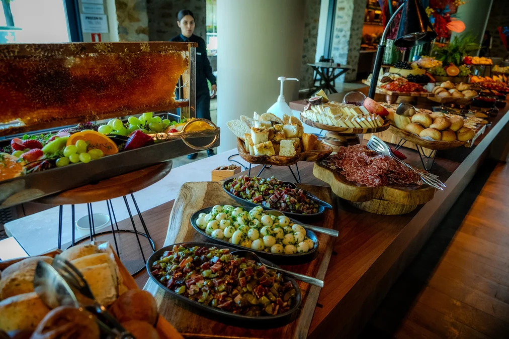 Brunch com Theo Bial no Grand Hyatt celebra as mães em maio