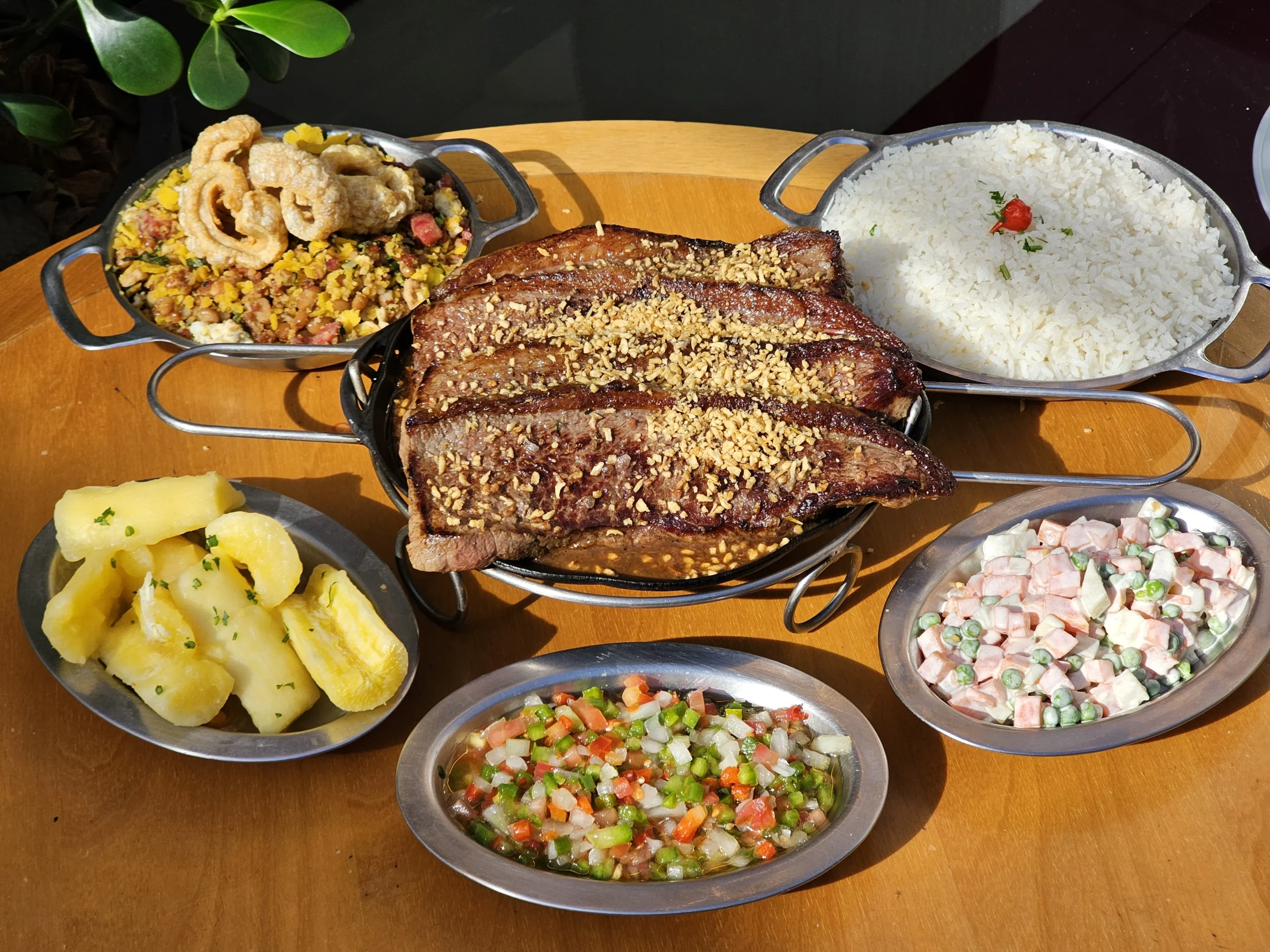 Carola transforma refeições em experiências coletivas