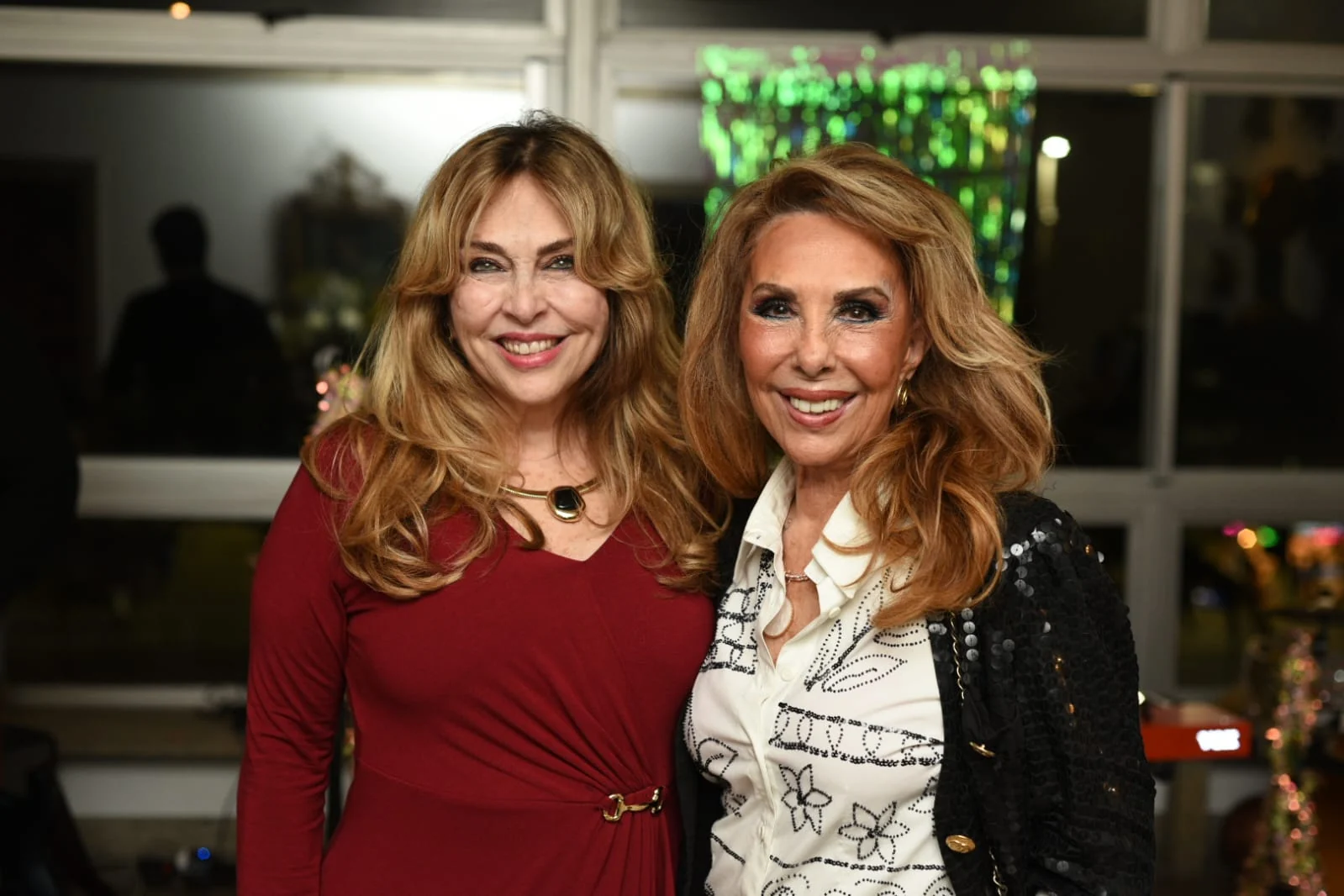 Christine Valença lança vinil e presenteia 80 convidados em Ipanema