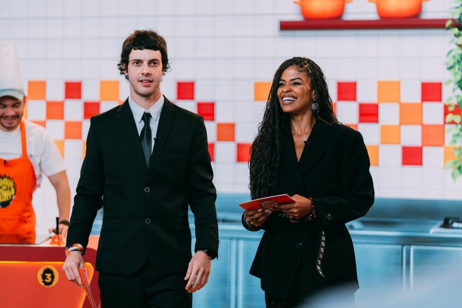 Defante estreia reality caótico na cozinha digital