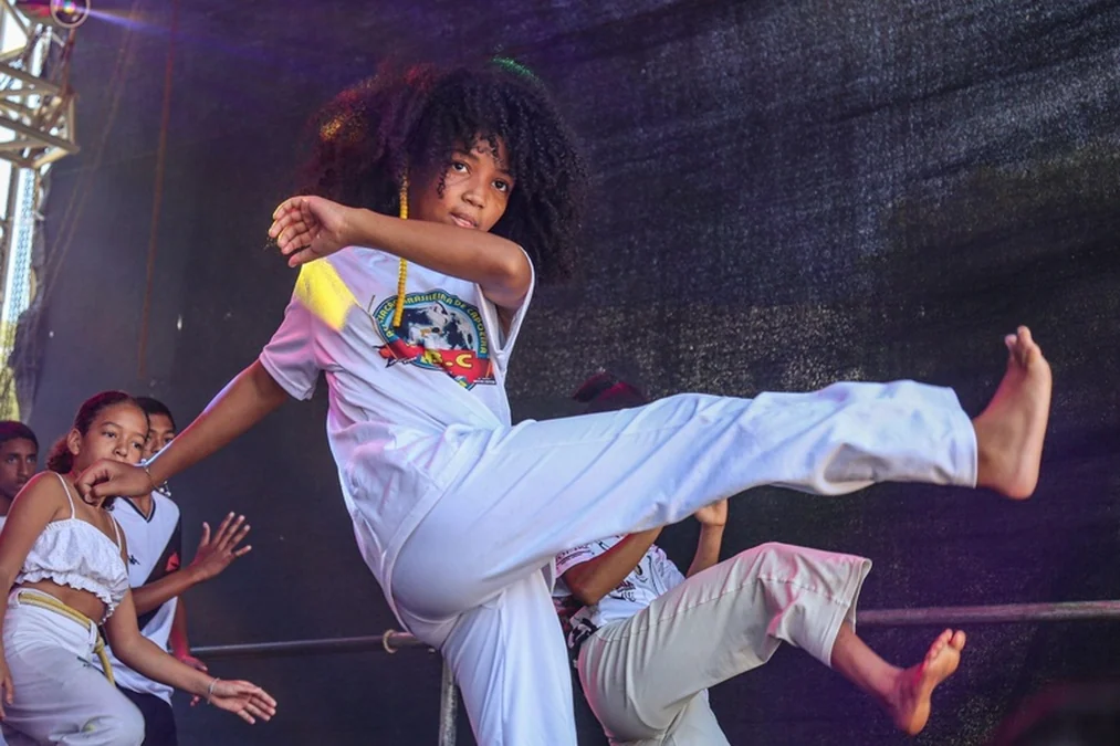 Dilsinho e esportes grátis agitam Vassouras