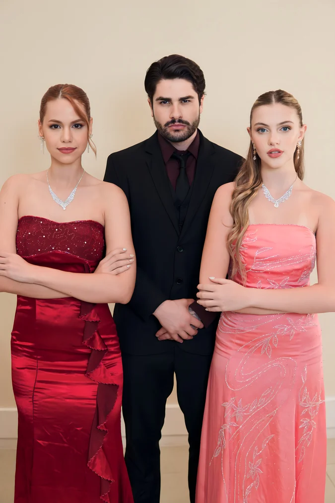 Drama vertical aposta em reviravoltas intensas