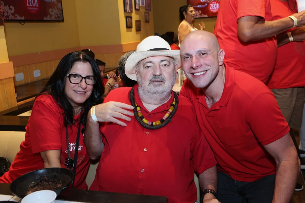 Feijoada de São Jorge reúne estrelas do samba no Rio