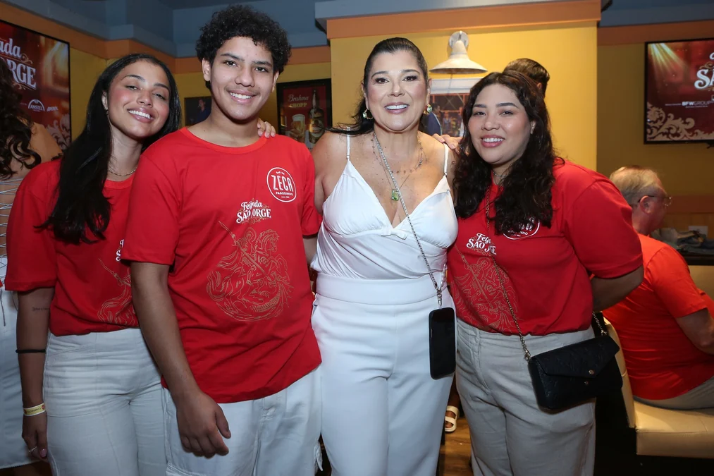 Feijoada de São Jorge reúne estrelas do samba no Rio