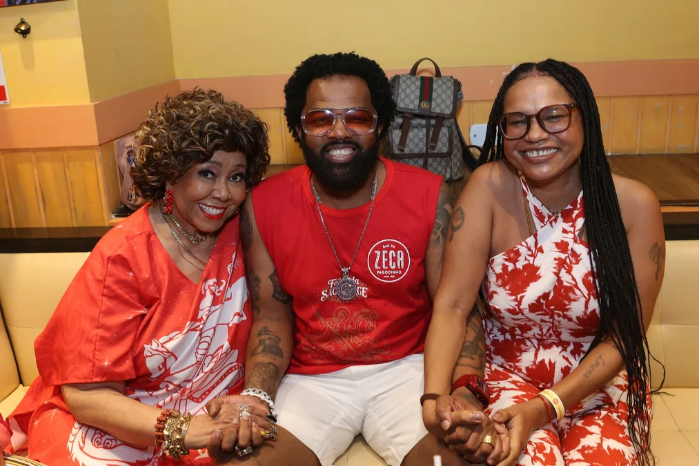 Feijoada de São Jorge reúne estrelas do samba no Rio