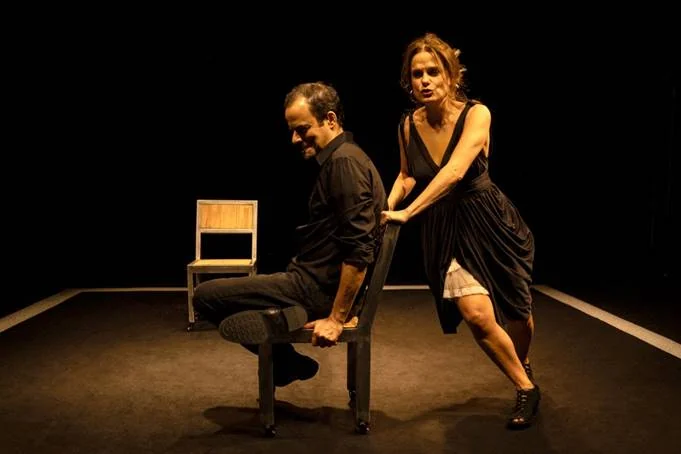 Casal em crise cósmica agita CCBB com A Linha Solar