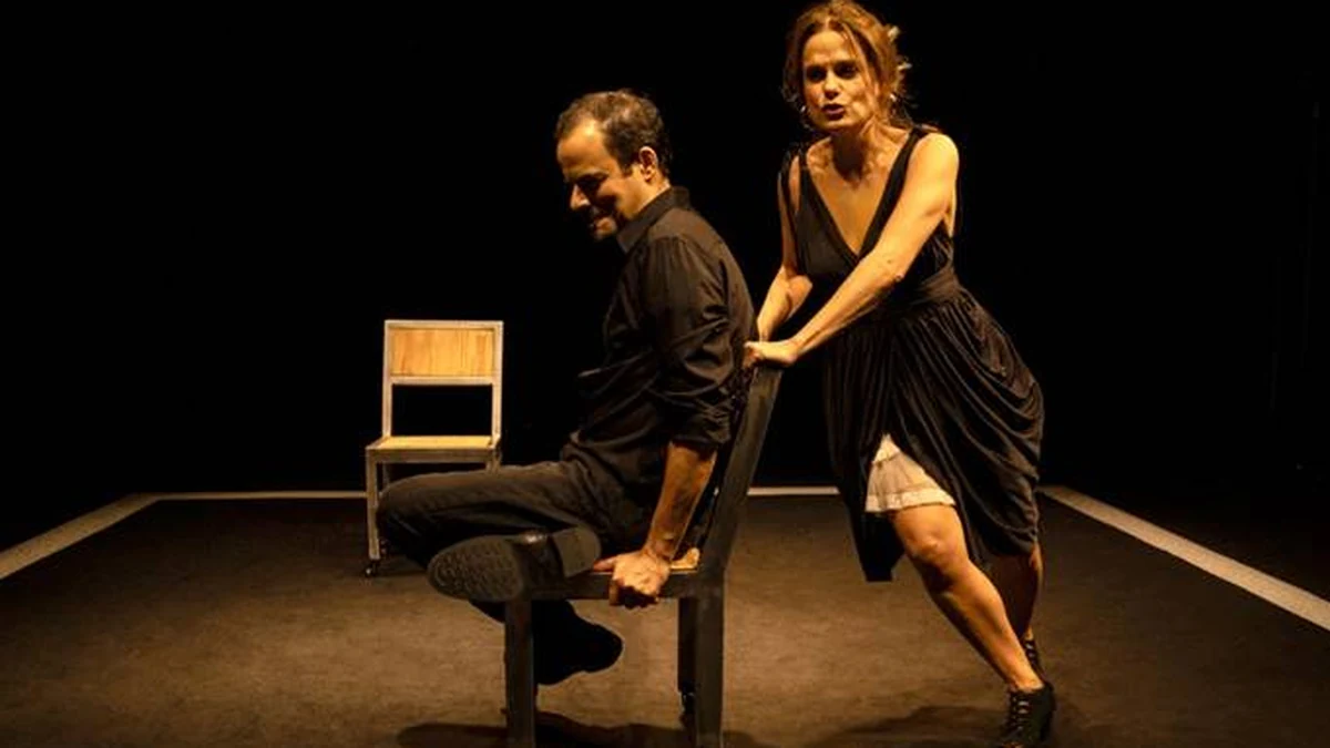 Casal em crise cósmica agita CCBB com A Linha Solar