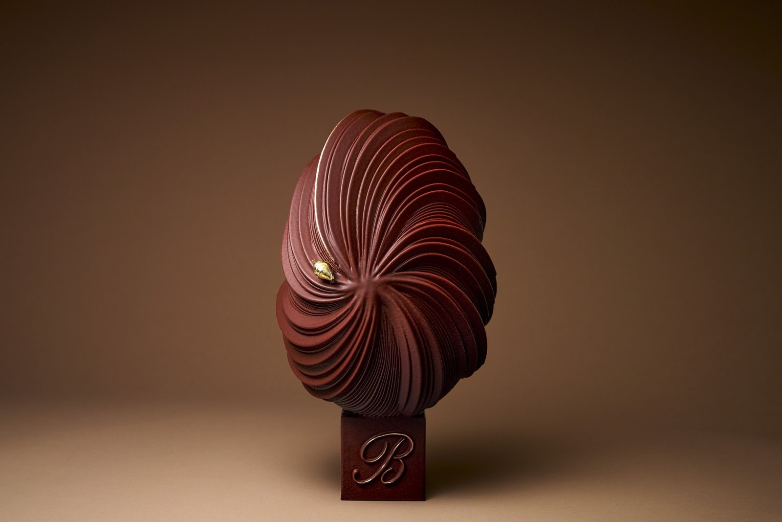 Star Chefs' Eggs and Immersive Easters in Top Hotels