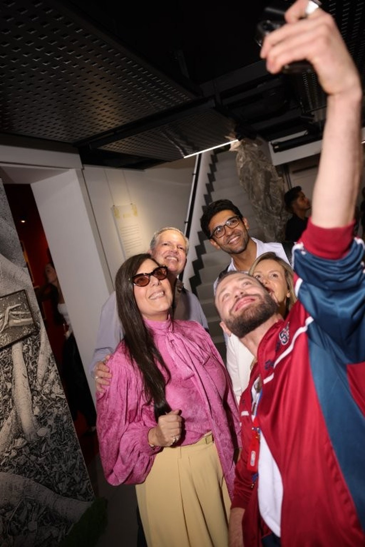 Malu Mesquita encerra exposição de 11 anos com imersão sensorial