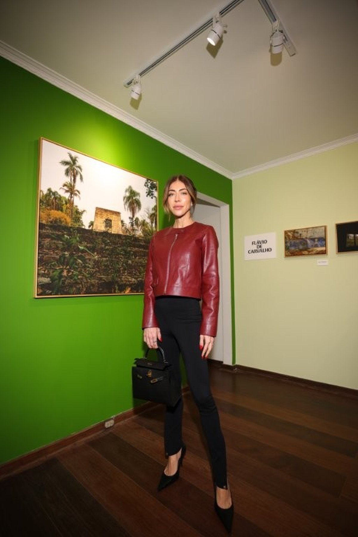 Malu Mesquita encerra exposição de 11 anos com imersão sensorial