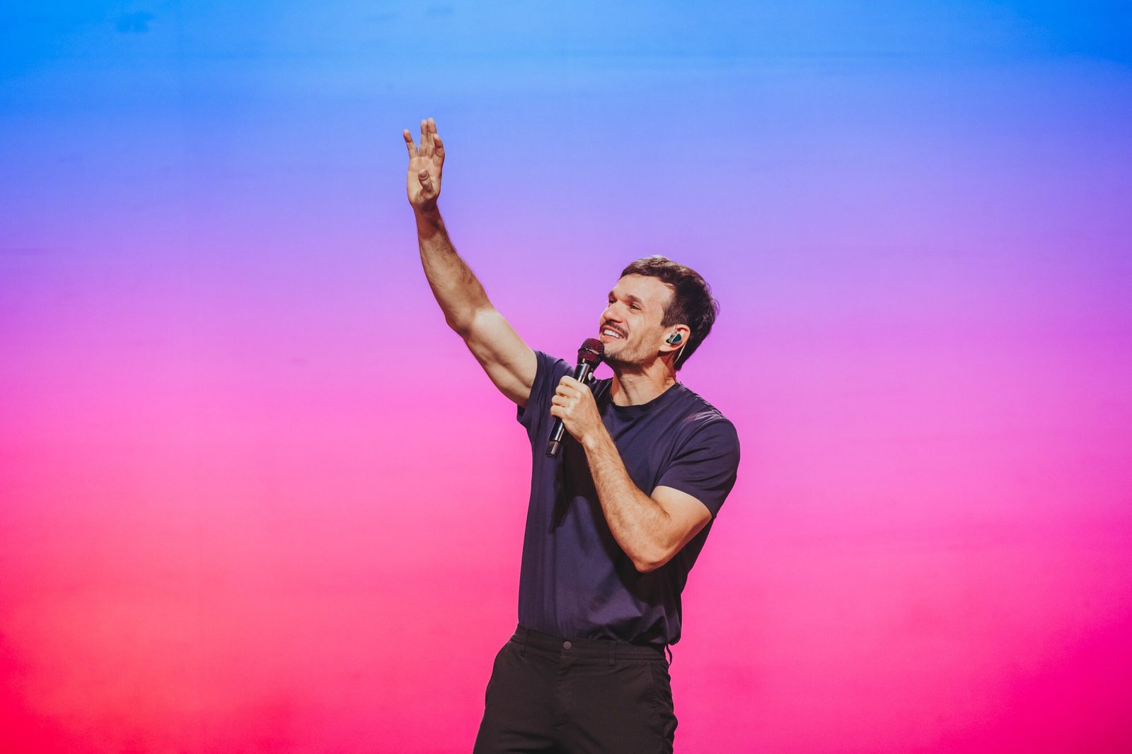 Padre Patrick lança 