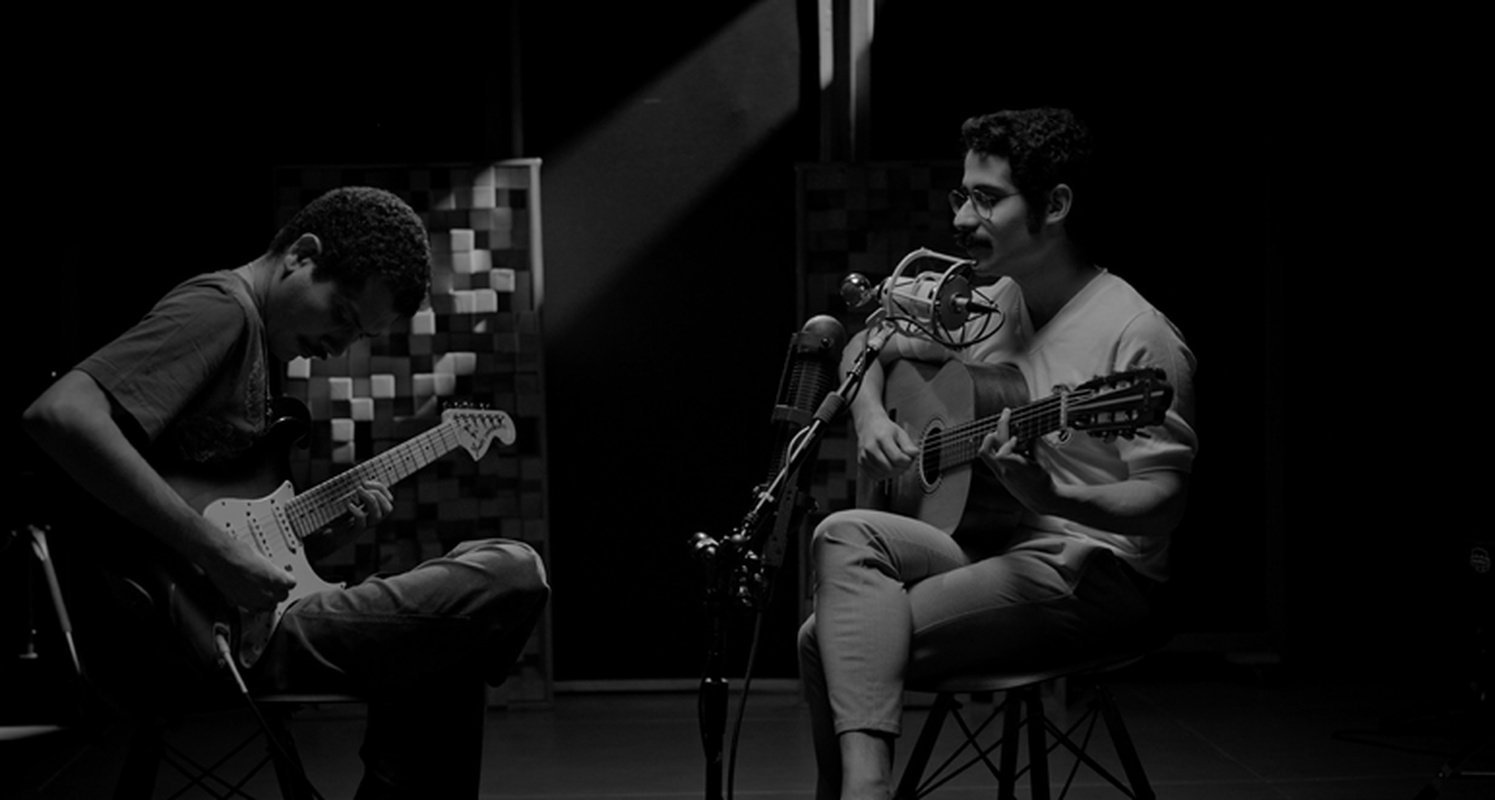 Flerte Flamingo lança clipe íntimo que anuncia nova fase