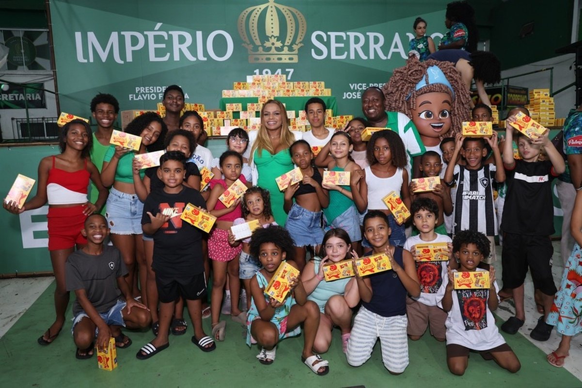 Quitéria Chagas leva alegria de Páscoa às crianças da Serrinha