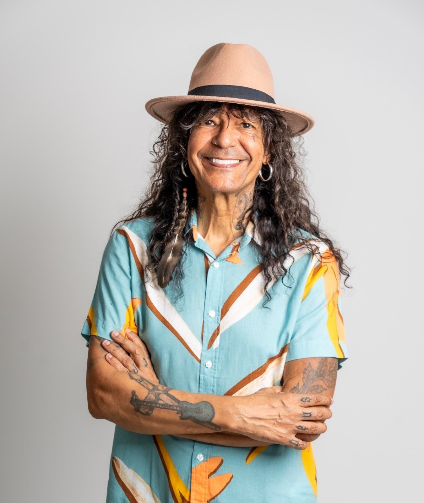 Luiz Caldas brings intimate solo show to Belo Horizonte