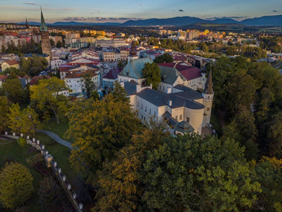 Junho na Tchéquia: cavernas, Iron Maiden e rituais celtas