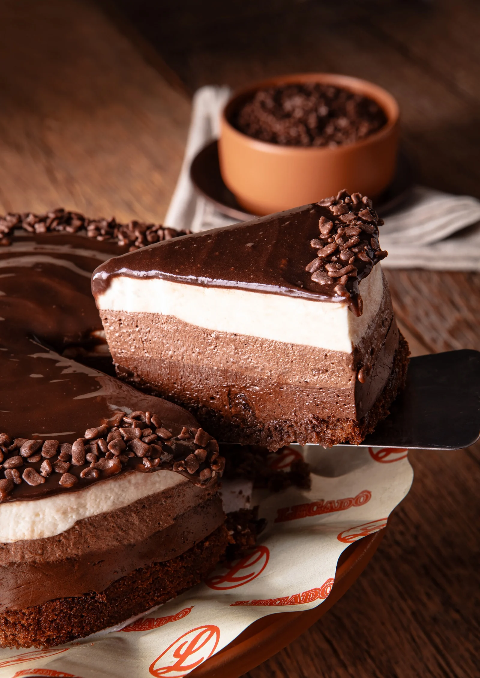 Lecadô lança Torta Mousse 3 Chocolates para o Dia das Mães