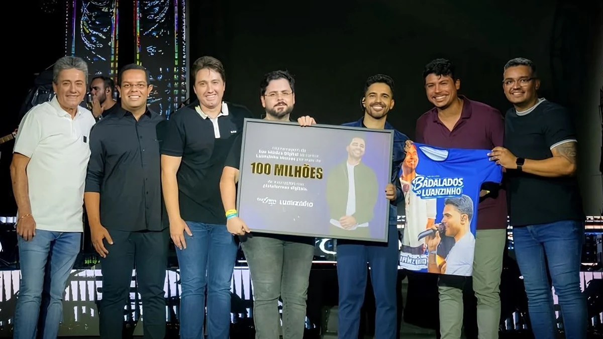 Luanzinho Moraes chega a 100 milhões de streams e é homenageado ao vivo