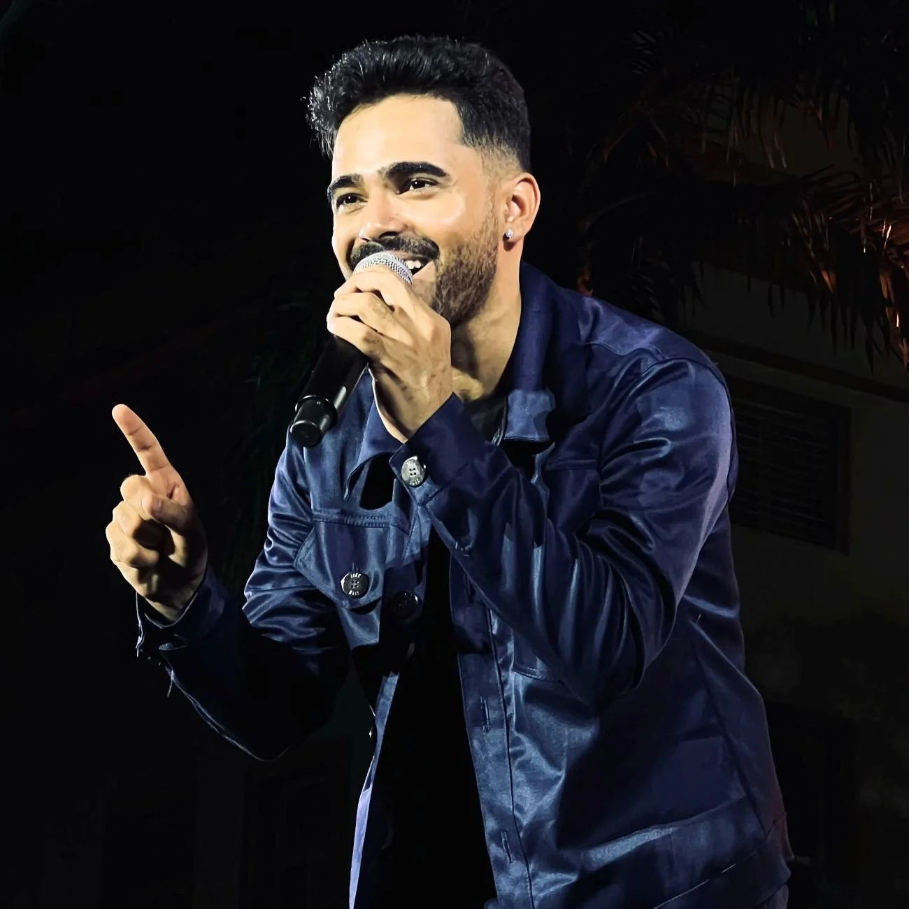 Luanzinho Moraes chega a 100 milhões de streams e é homenageado ao vivo