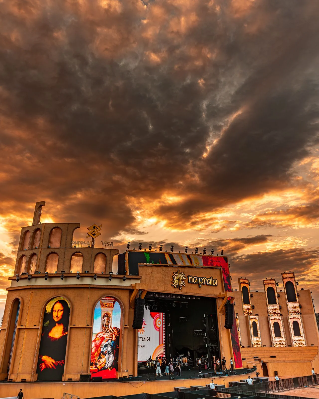 Na Praia Festival faz 10 anos com tema "Brasil" e line-up histórico