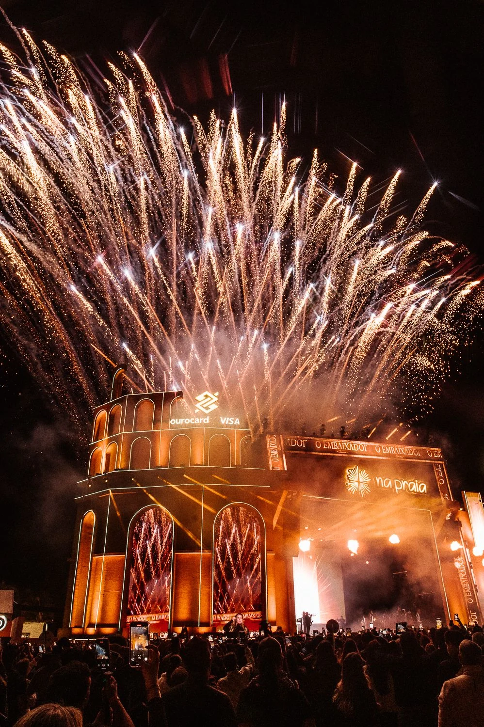 Na Praia Festival faz 10 anos com tema "Brasil" e line-up histórico