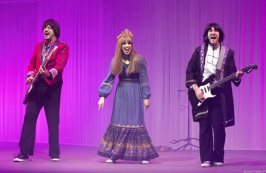 Novas datas de Rita Lee no Teatro Porto