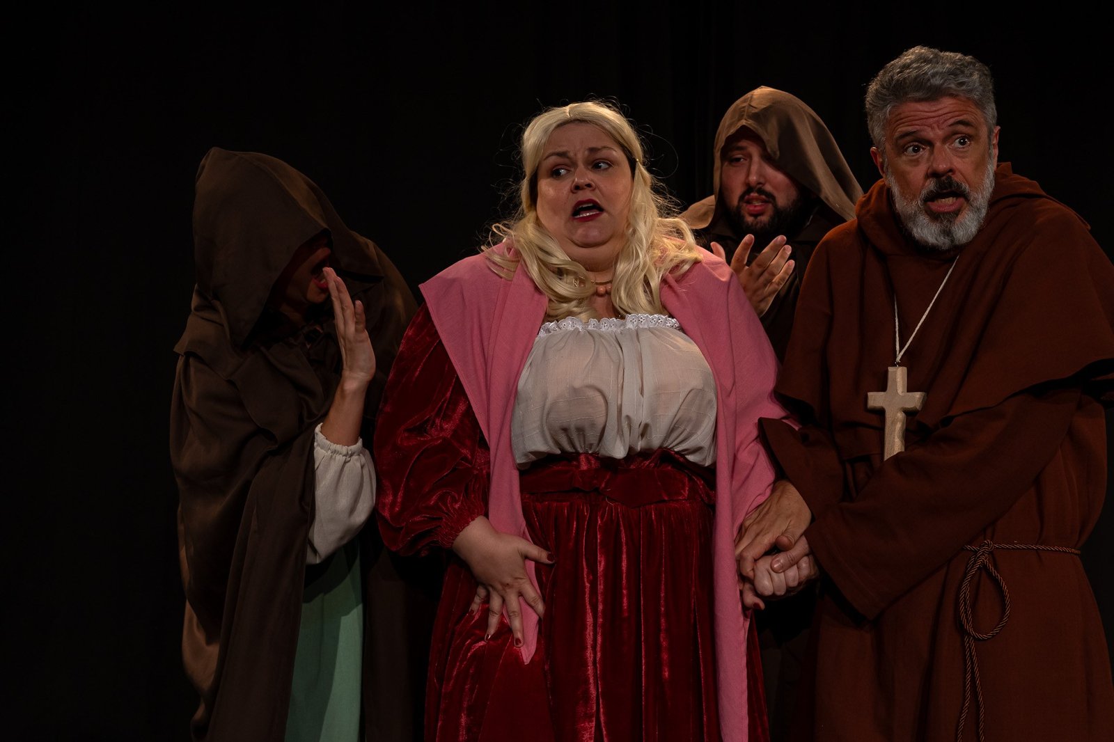 O diabo que entrou no corpo errado chega aos palcos