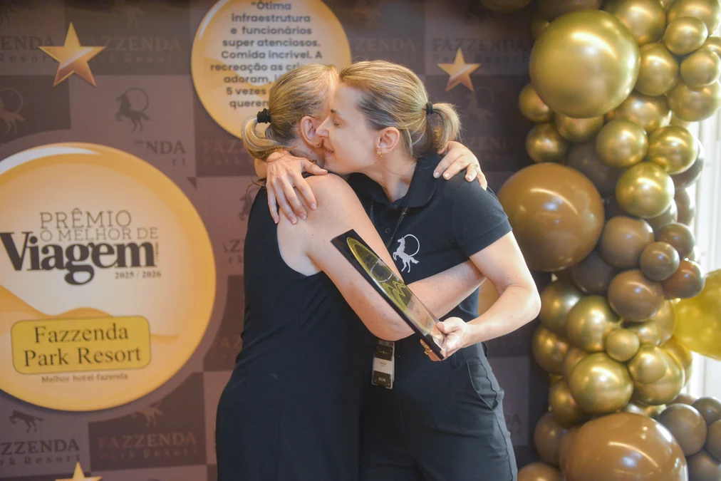 O troféu que o Fazzenda dividiu com toda a equipe