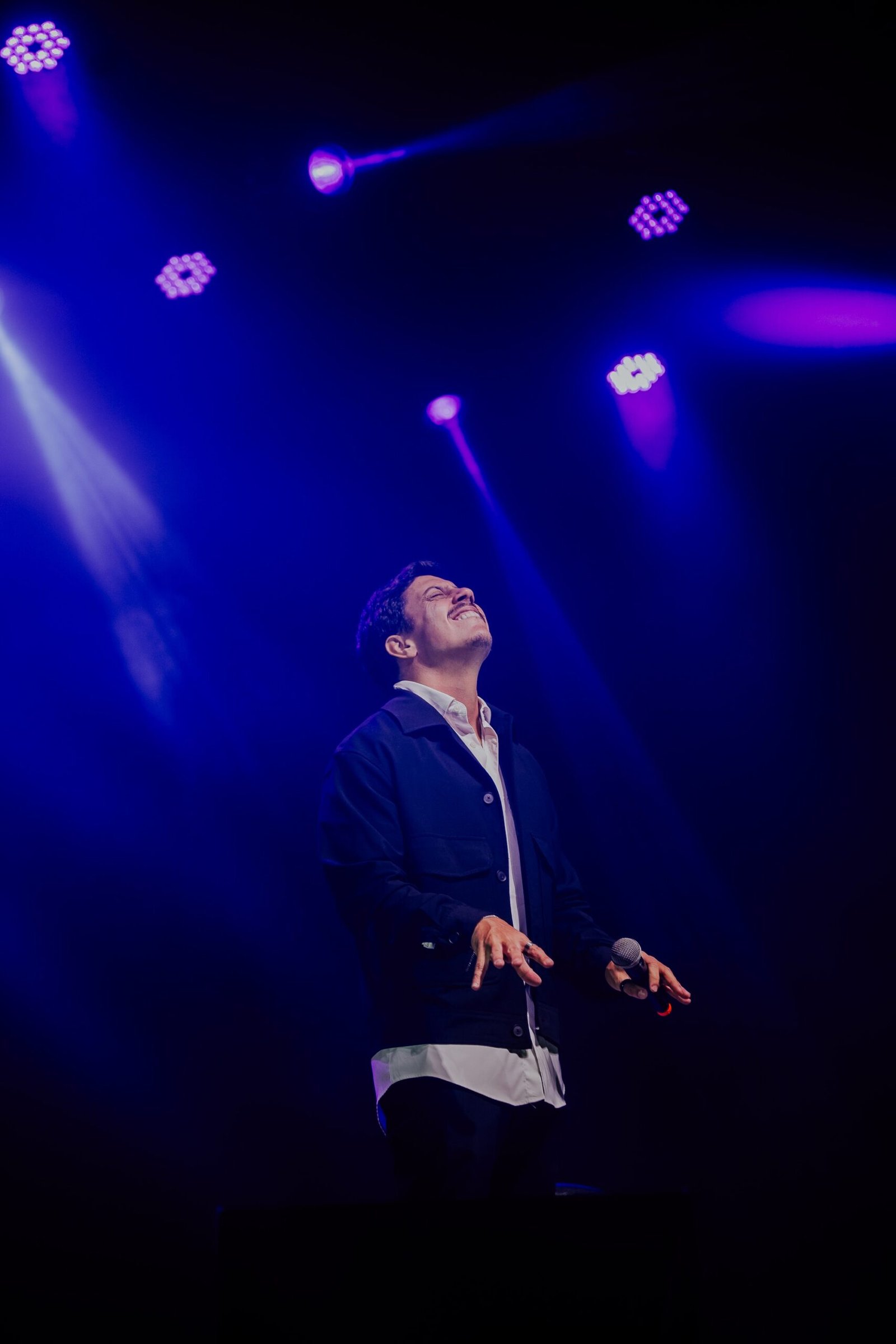 Renato Albani llega a Río con show que rompió récords de venta