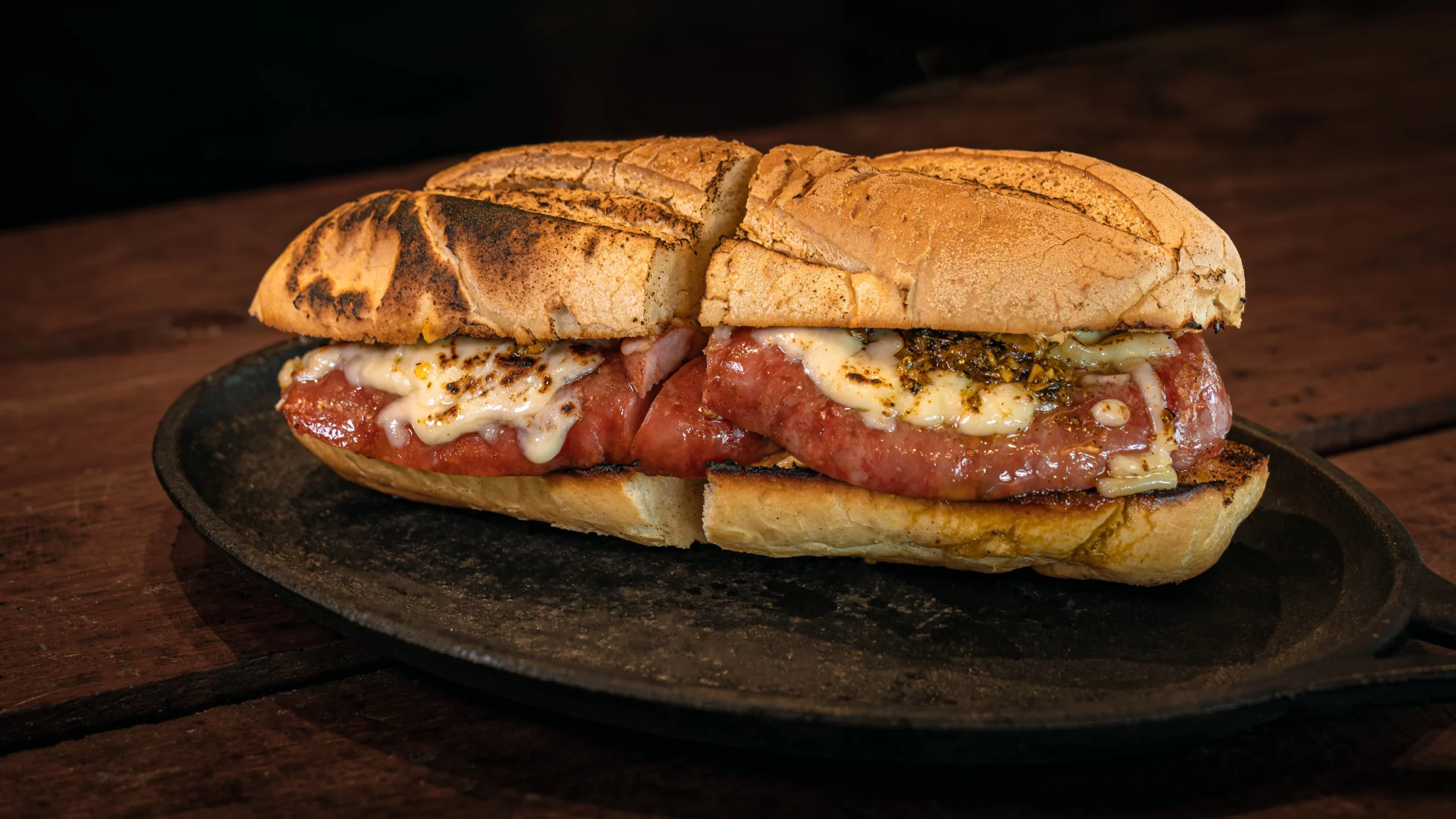 Os sanduíches na brasa que são tesouro escondido em Curitiba