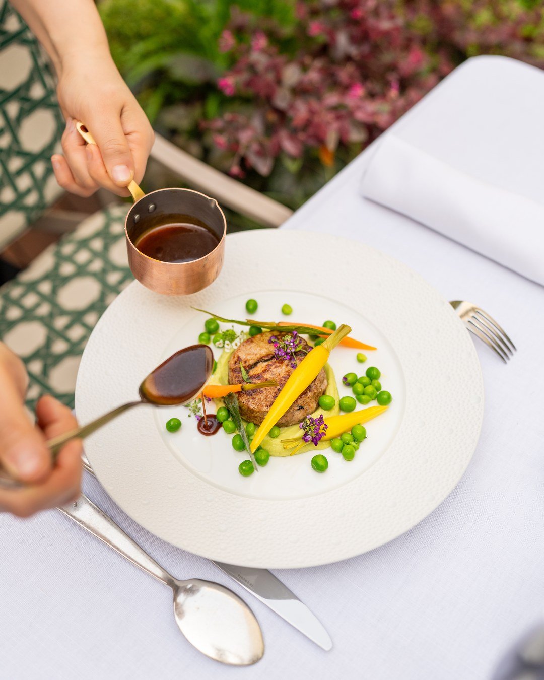 Paris seduz brasileiros com nova experiência no Le Joy