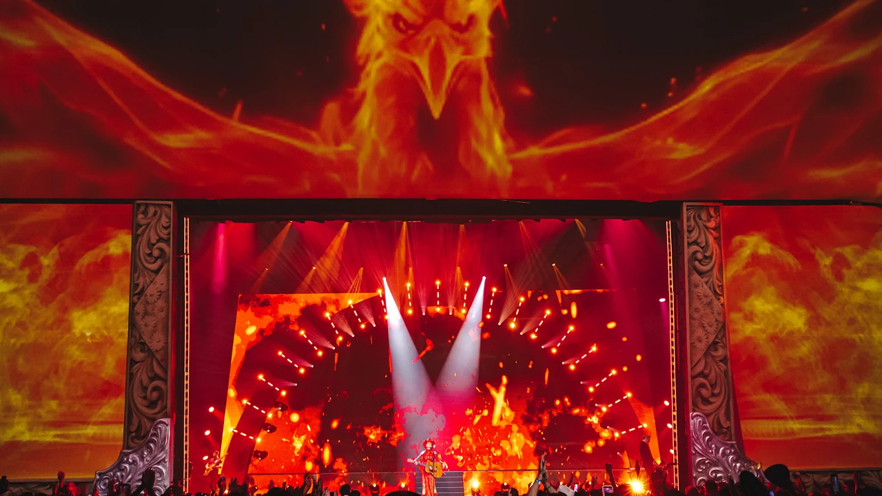 Paula Fernandes grava “30 & Poucos Anos” com noite histórica