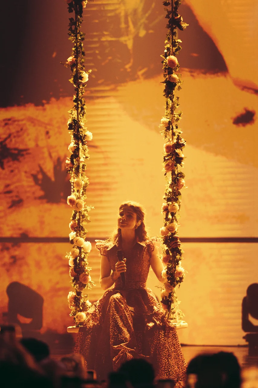 Paula Fernandes grava "30 & Poucos Anos" com noite histórica