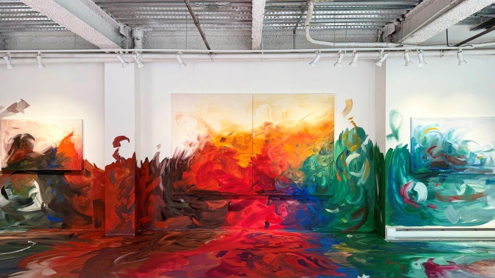 Pàulla Scàvazzini leva pintura-corpo a NY e Rio