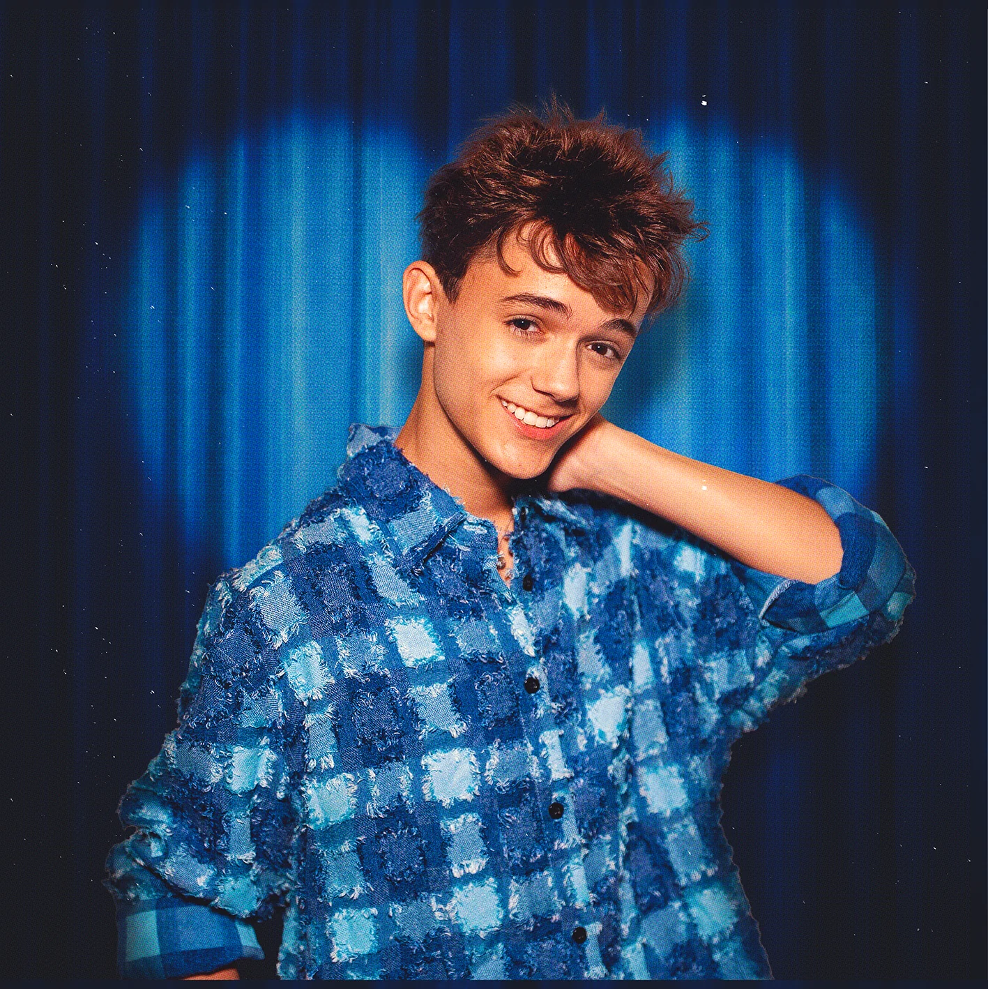 Pedro Tirolli lança música com atriz global Clara Galinari