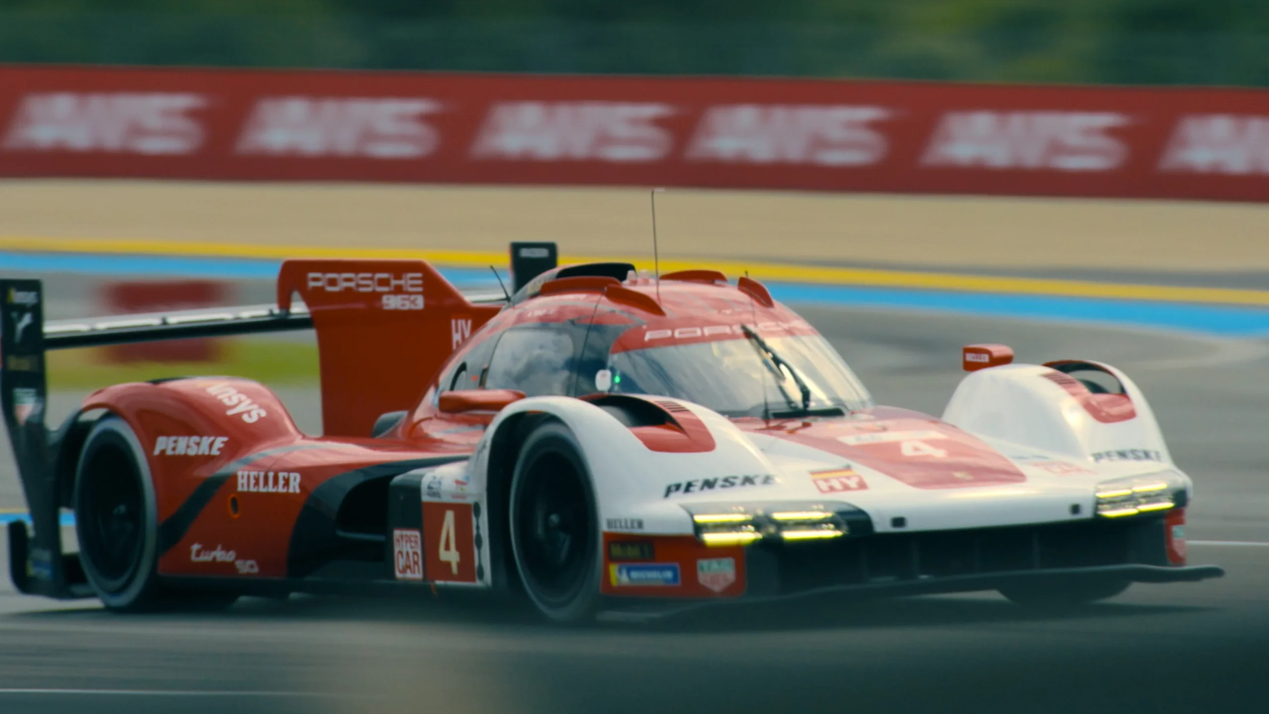 Porsche 963 toma as ruas de SP para estreia de 2DIE4