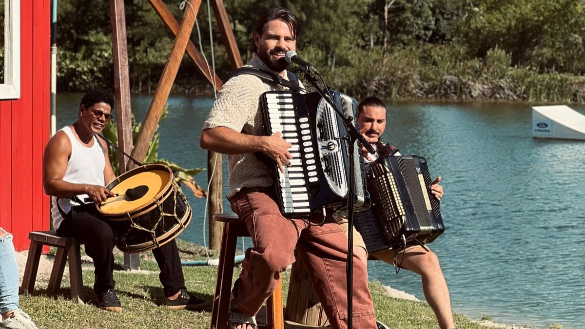 Renno lança “Forró na Fazenda” completo e surpreende