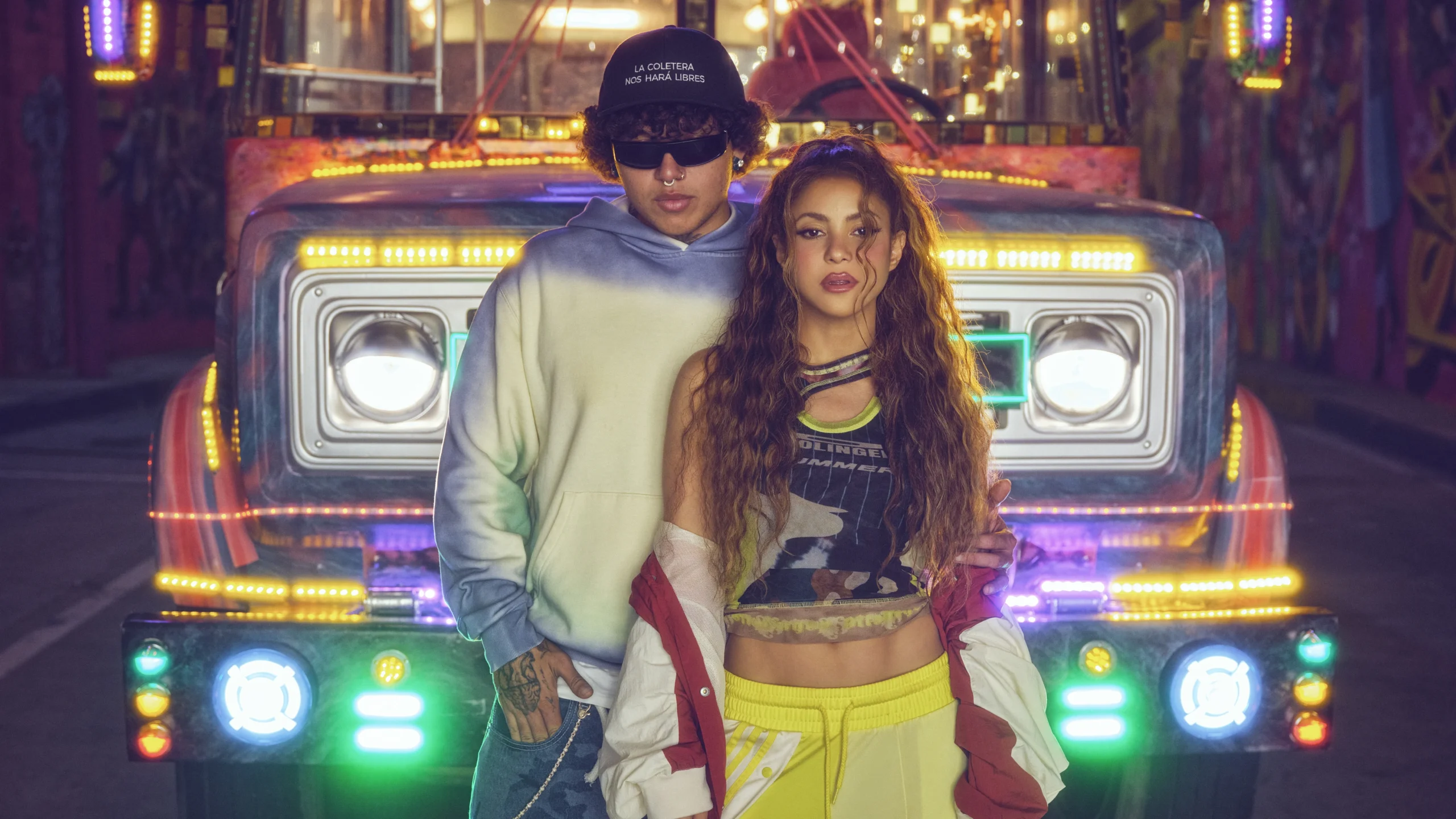 Shakira lança clipe de “ALGO TÚ” em Barranquilla com Beéle