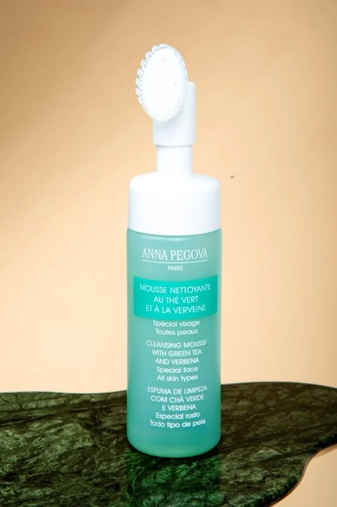 Skincare minimalista ganha força com Anna Pegova