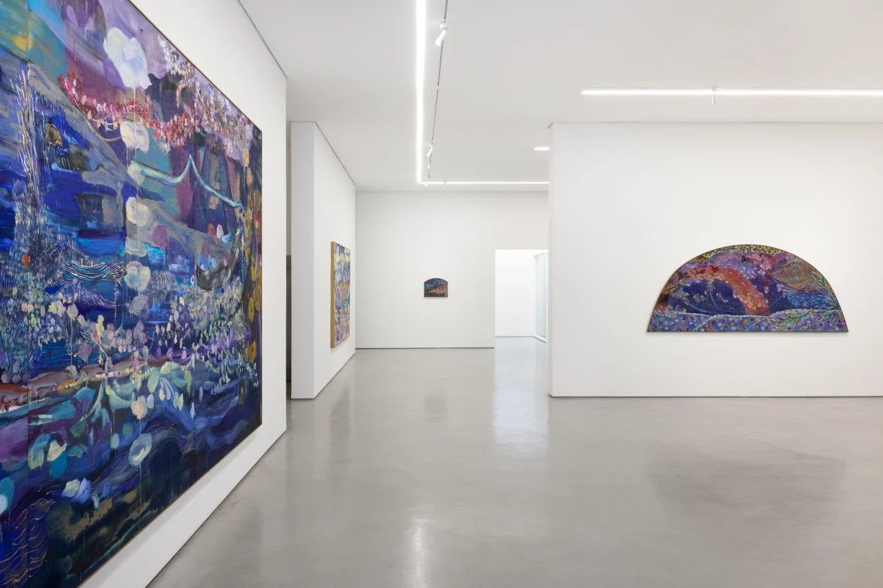 Thalita Hamaoui expõe pinturas de 5 metros em SP