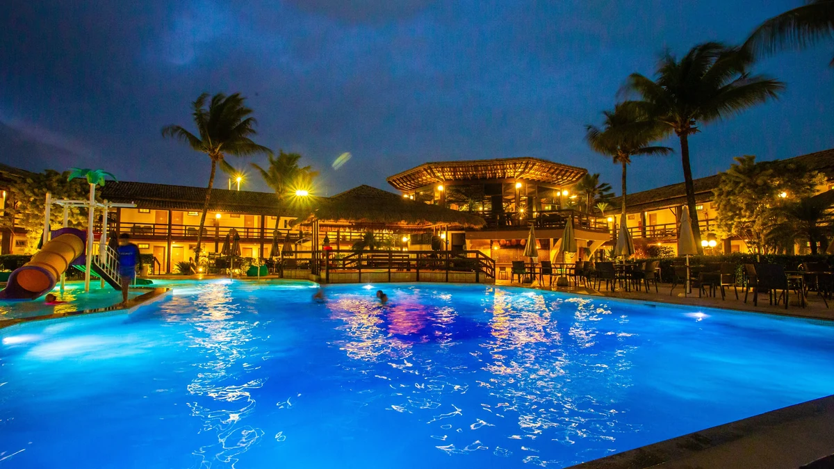 Vilarejo aposta em arraiá e boteco no Dia das Mães