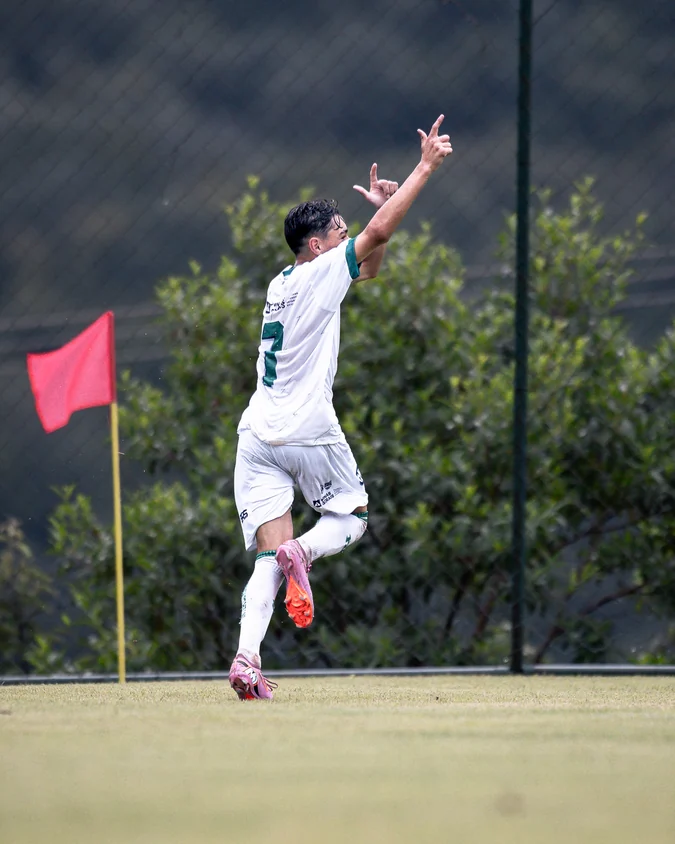 Villa Nova abre peneira e reacende sonho de jovens