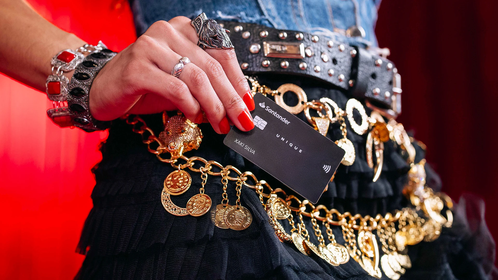 Você se chama Shakira? O Santander quer te levar ao show