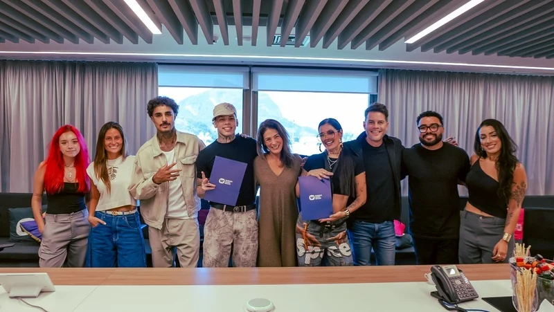 Warner Music Brasil assina com Kew e MC Mari