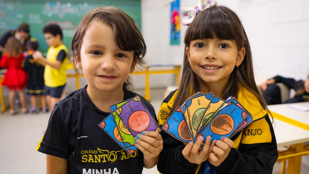 A escola que ensina crianças a negociar em inglês