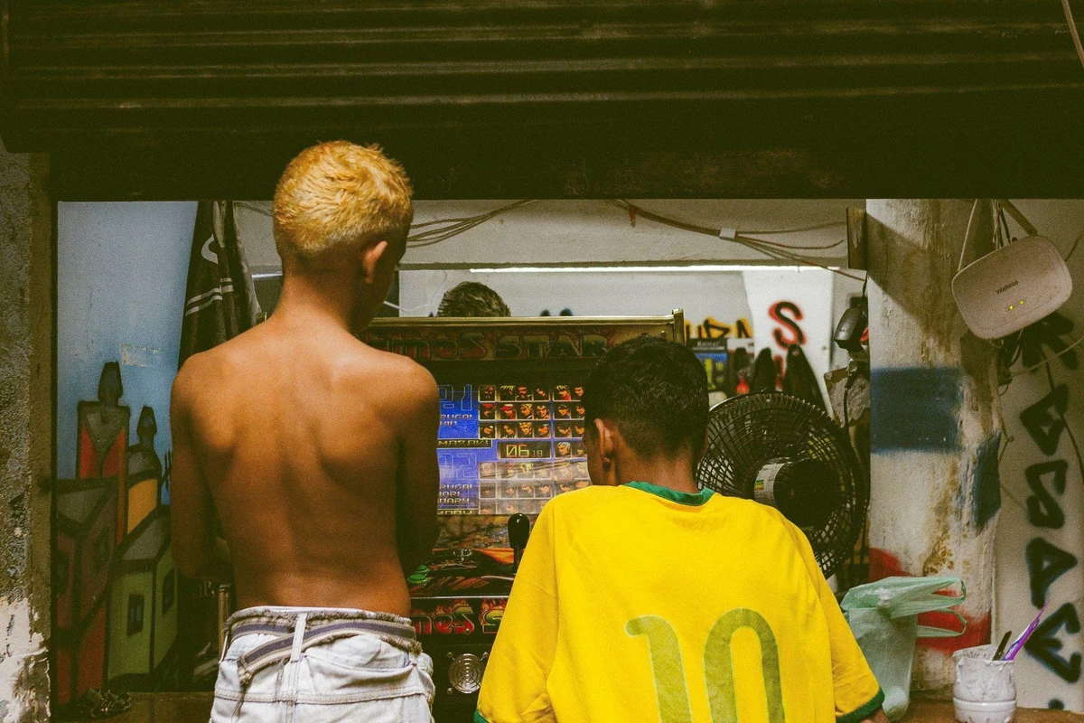 A favela fala ao mundo em 50 obras no Futuros