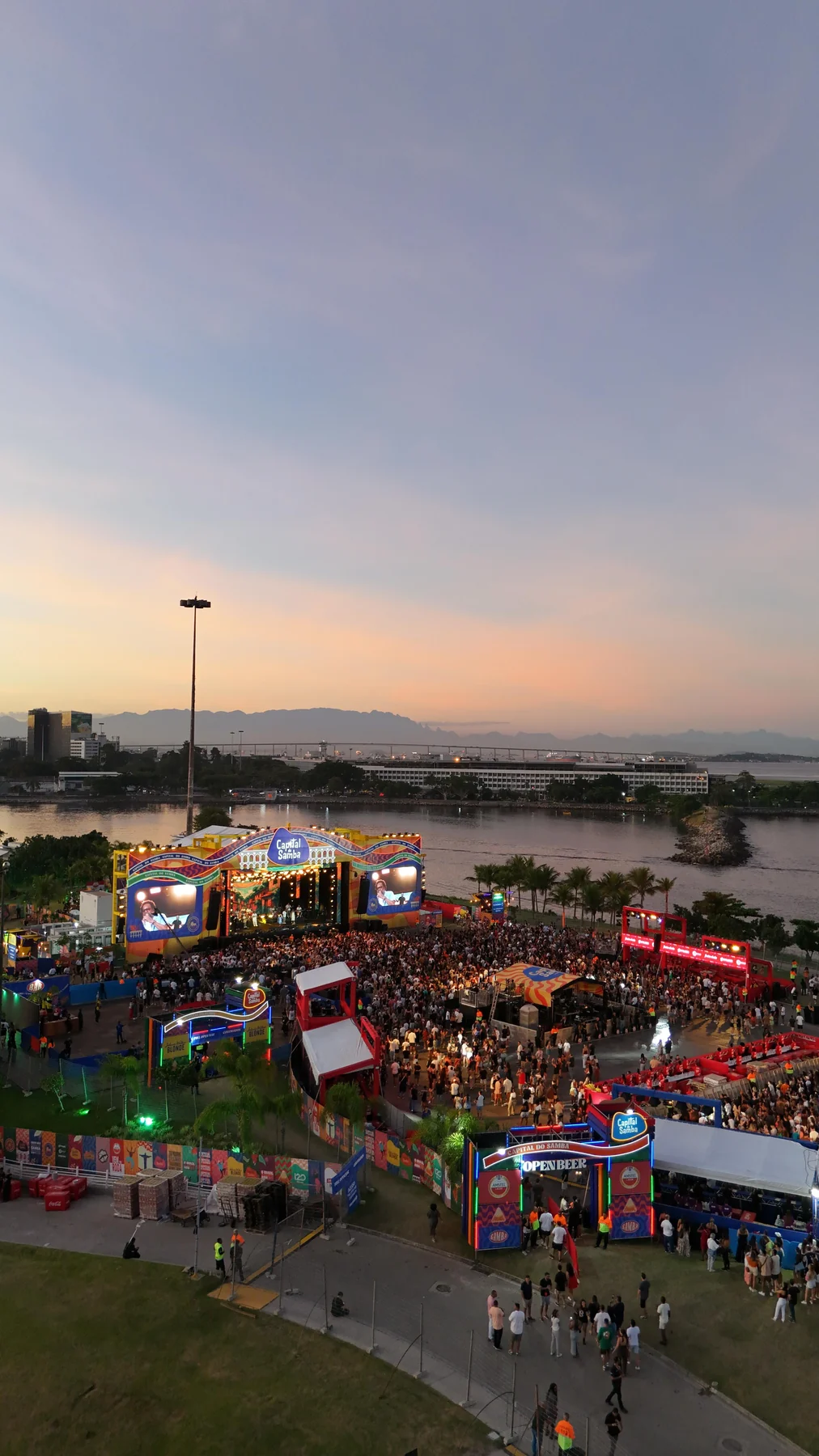 Capital do Samba transforma o Rio em palco gigante 1 Capital do Samba transforma o Rio em palco gigante