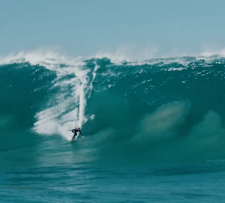 Chumbo persegue swell histórico e mira novo recorde