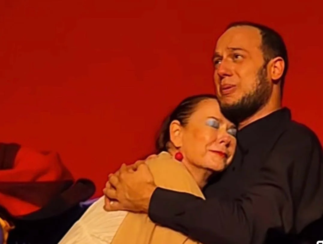 Comédia premiada leva humor ácido ao Falabella