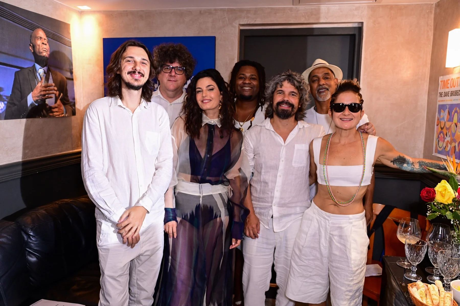 Elenco de novela surge em noite marcante no Rio 10 Elenco de novela surge em noite marcante no Rio